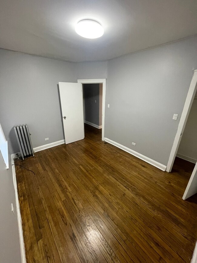 Photo - 543 E 80th St Unidad 1
