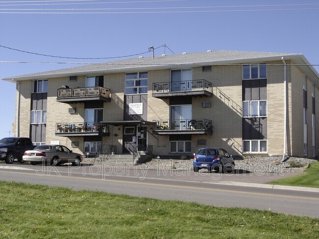 Building Photo - 1401-142B 2b St S Unit #15