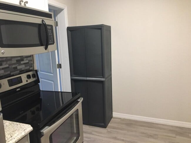 Photo - 1033 Neville Ave