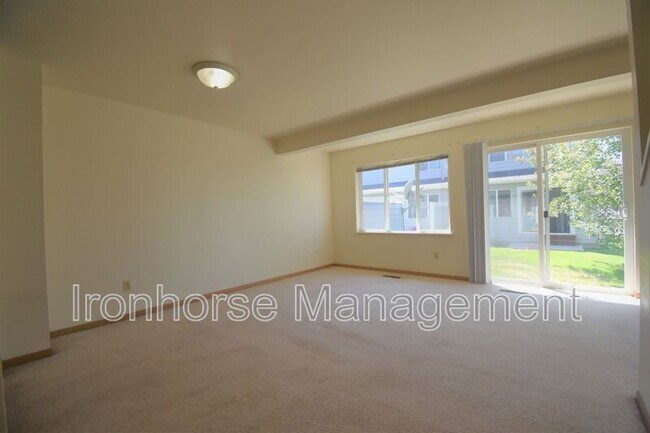 Photo - 2451 Wheeler Dr Unidad D