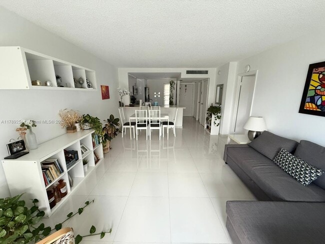 Photo - 20500 W Country Club Dr