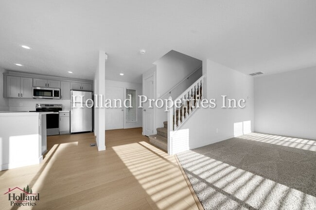 Photo - 9055 SW Sagert St