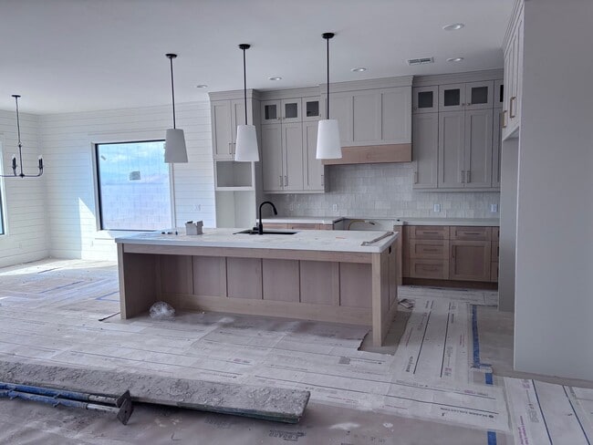 Photo - Luxury Living Near Sand Hollow – Spacious ...