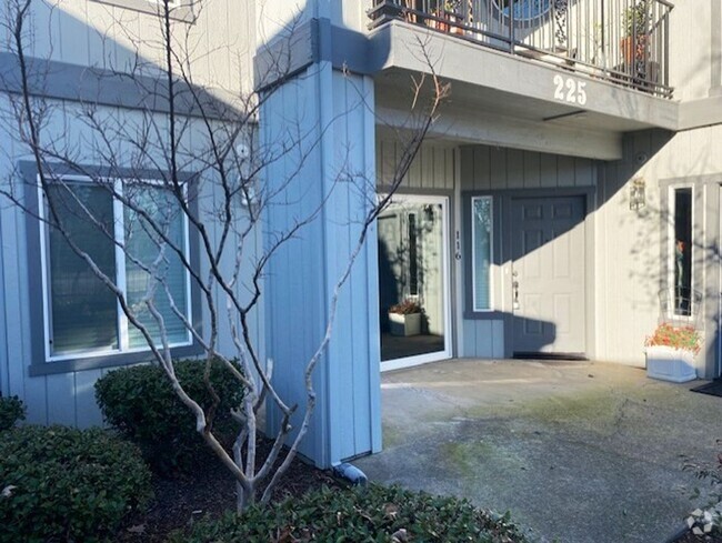 Building Photo - Beautifully Remodeled Condo at Ridgecrest ... Unit 116