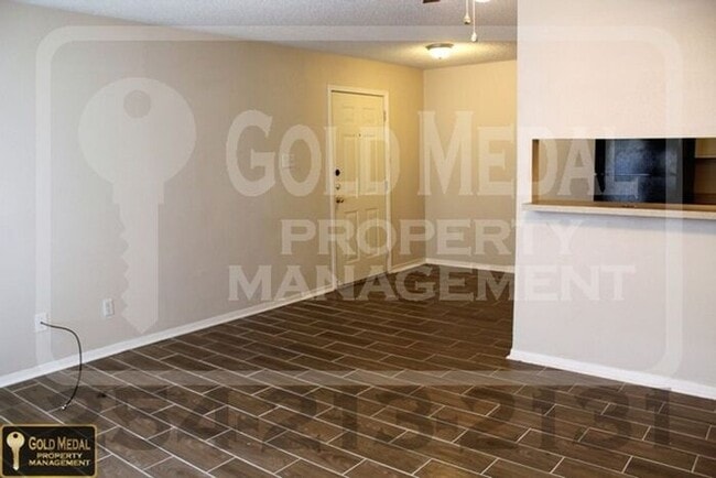 Photo - 503 Longhorn Cir