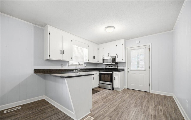 Photo - 1007 Greenleaf Rd