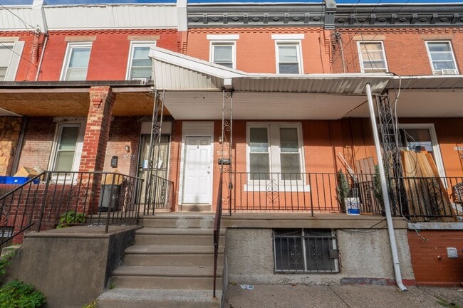 Photo - Newly Rehabbed 4 bedroom 2 full bathrooms ...