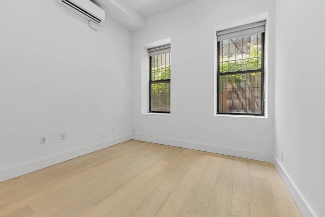 Photo - 245 Eldridge St Unit 1R