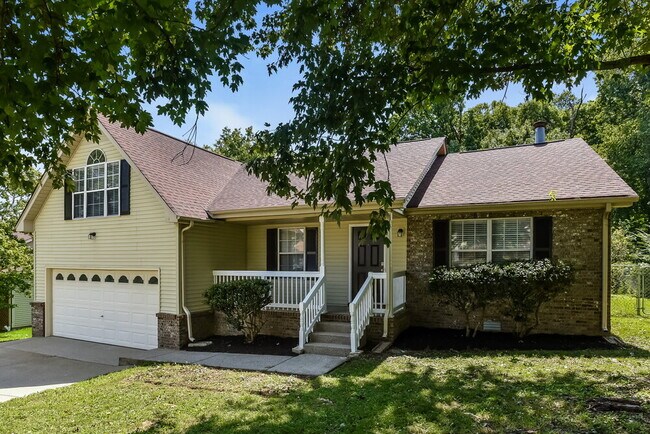 Building Photo - 295 Sanders Dr