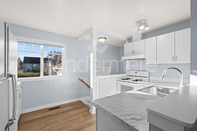 Photo - Welcome to this charming 1-bedroom, 1-bathroom home located in the vibrant city of Spokane, WA.