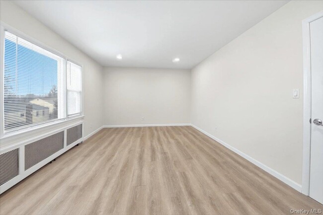 Photo - 169 Lockwood Ave Unidad 2nd Floor