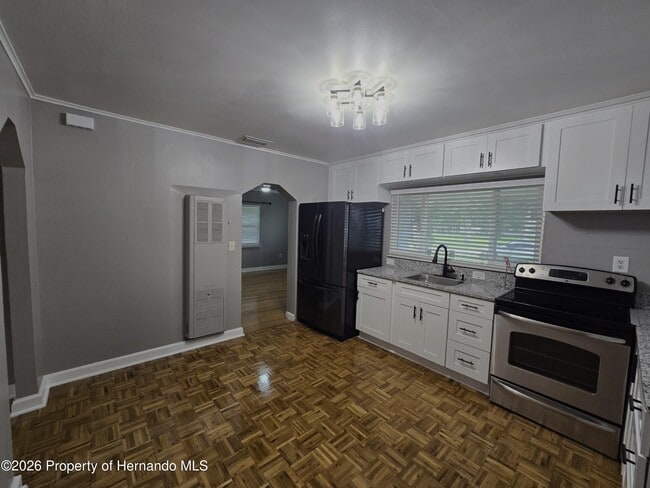Photo - 501 Monroe Ave