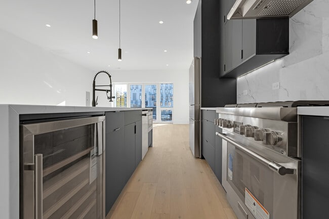 Photo - 505 W Elm St