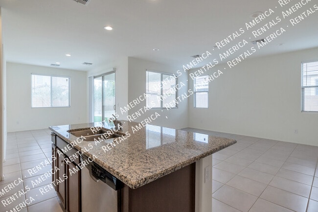 Photo - 16614 W Shangri La Rd