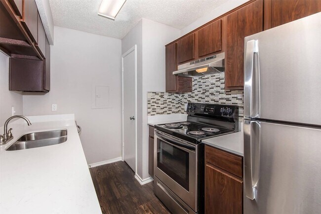 Photo - 8301 Boat Club Rd Unidad 811