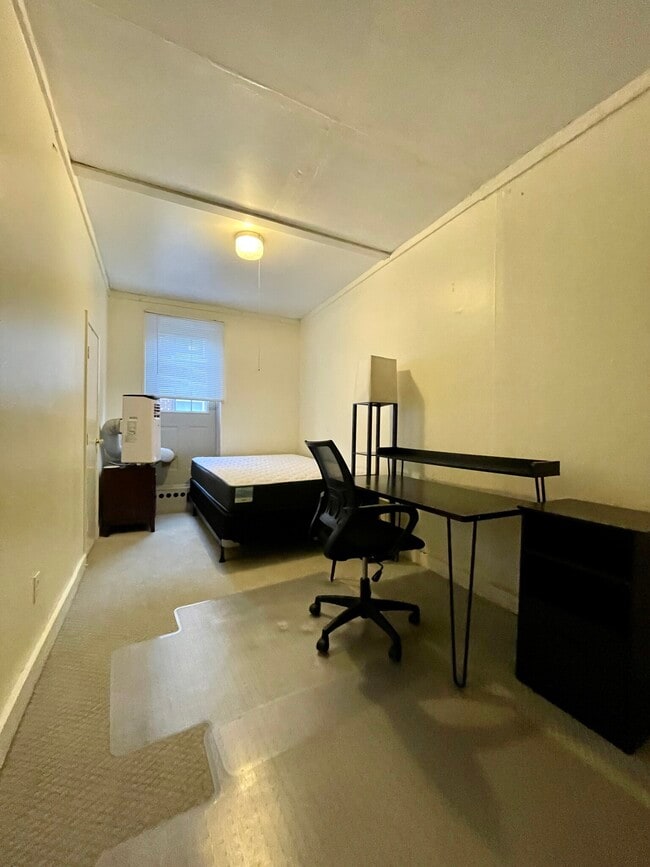 Photo - 180 Naples Rd Unit 3