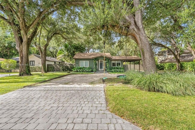 Photo - 6830 SW 69th Ave House