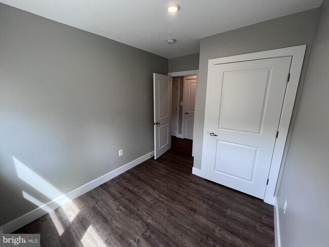 Photo - 447 Orange St SE Unit 3