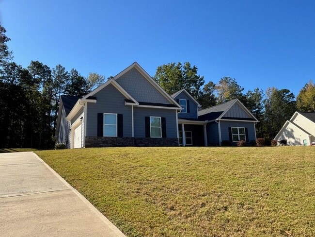 Photo - 130 Hawthorn Ln