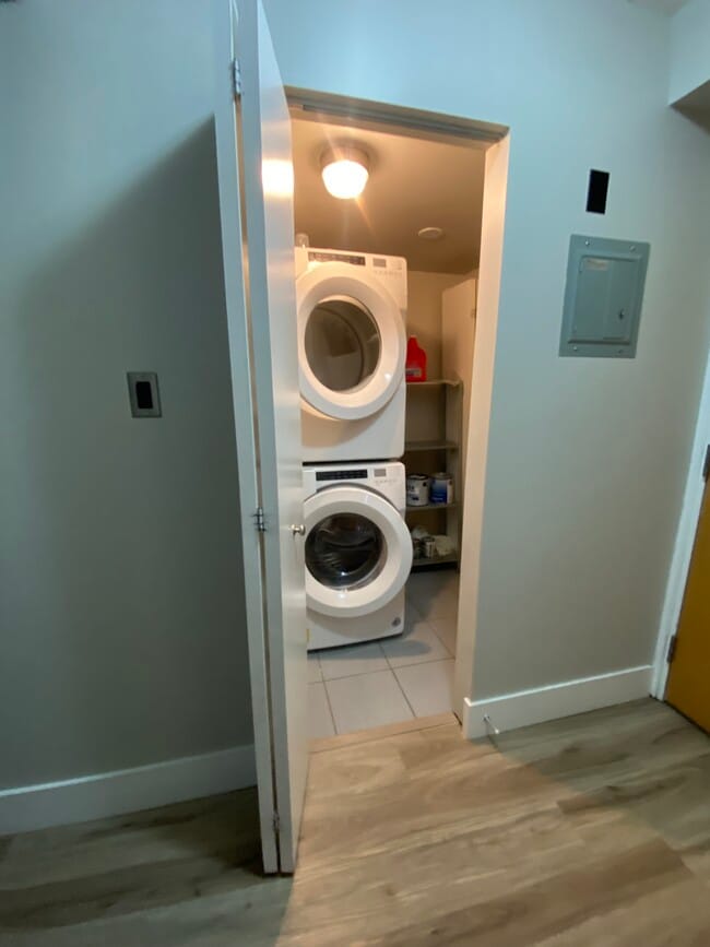 Photo - Cliff Bungalow Basement Unit – Open Layout, In-Unit Laundry, Prime Location Unit 103