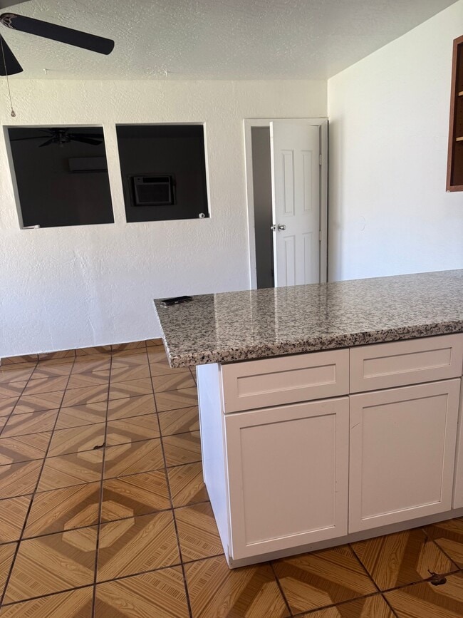 Photo - 7602 W Whitton Ave