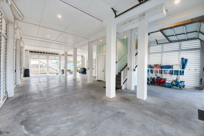 Photo - 3815 Seabreeze Ln