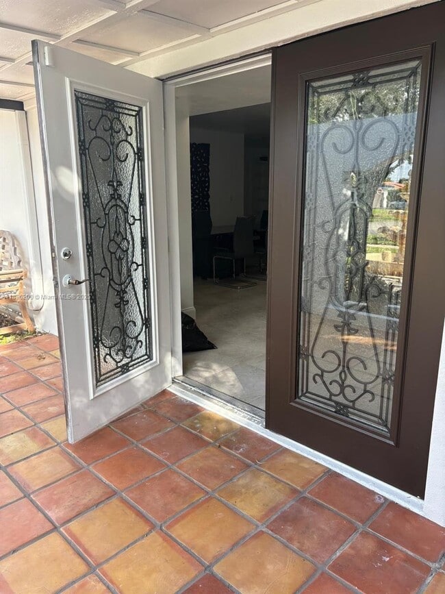 Photo - 690 NW 68th Ave