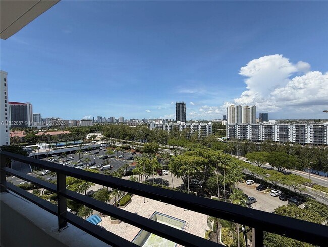 Building Photo - 500 Three Islands Boulevard Unit 715 Rental