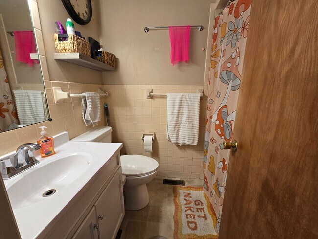 Photo - 203 Eisenhower Dr Unit 5