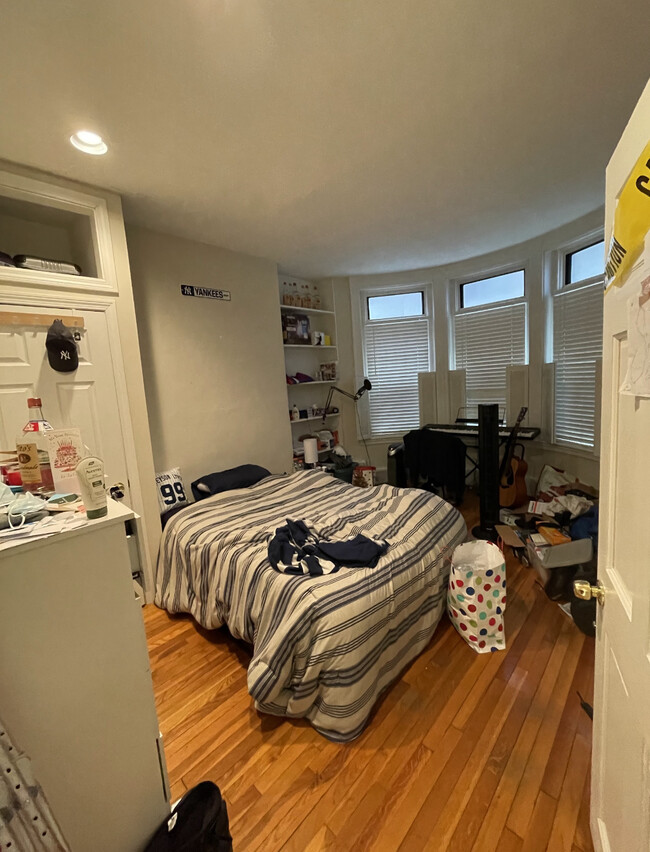 Building Photo - 51 Hemenway St Rental