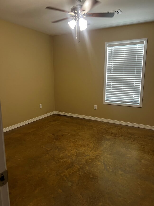 Photo - 1137 Herbert St NW