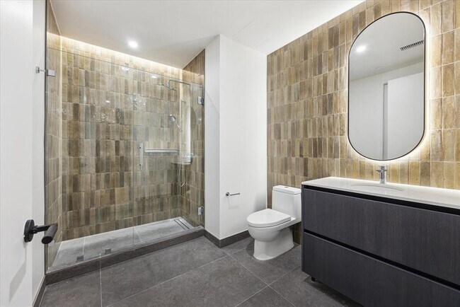 Photo - 610 Davis St Unidad 2906 Rental