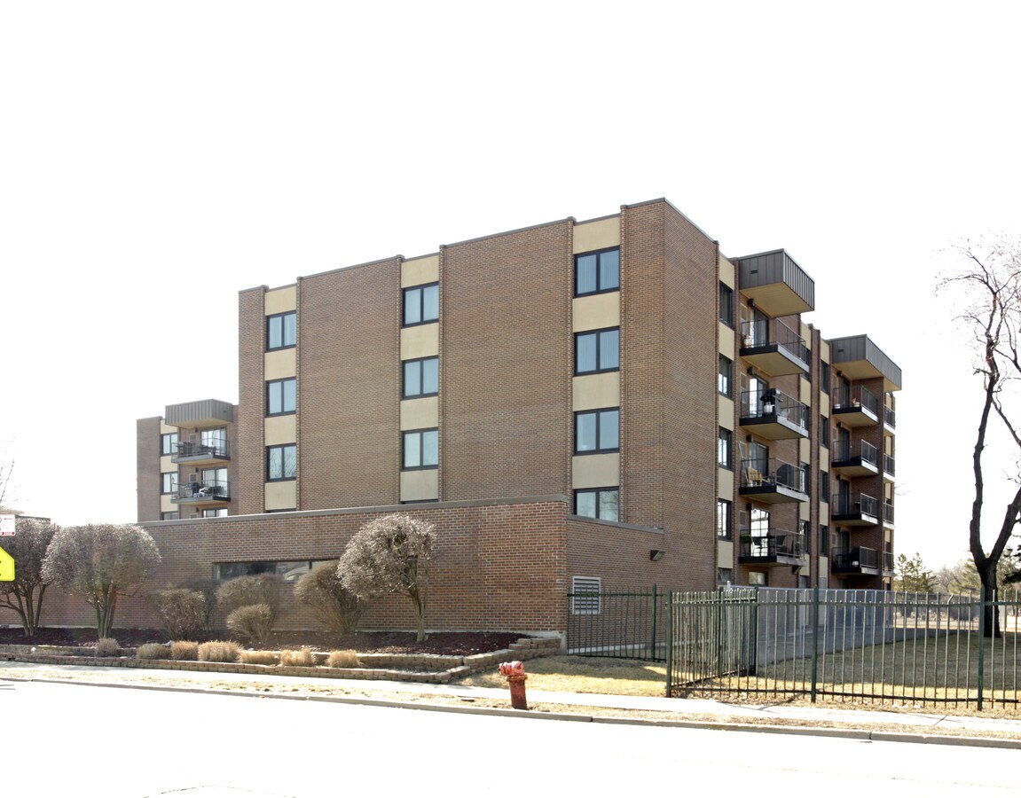 Photo - Irving Park Terrace Condominiums