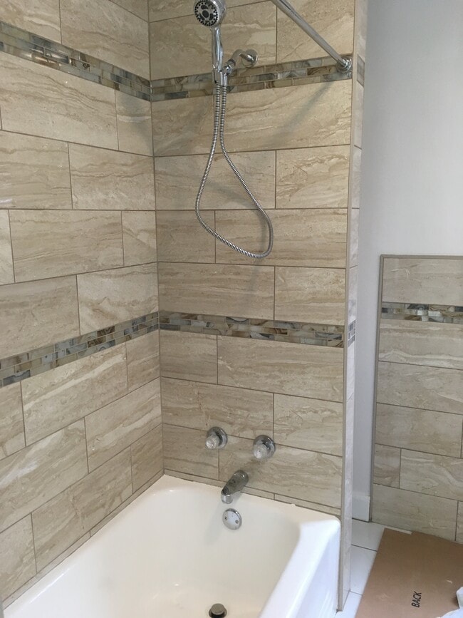 Building Photo - 99 Grand Ave Unit Apartement #2 Rental