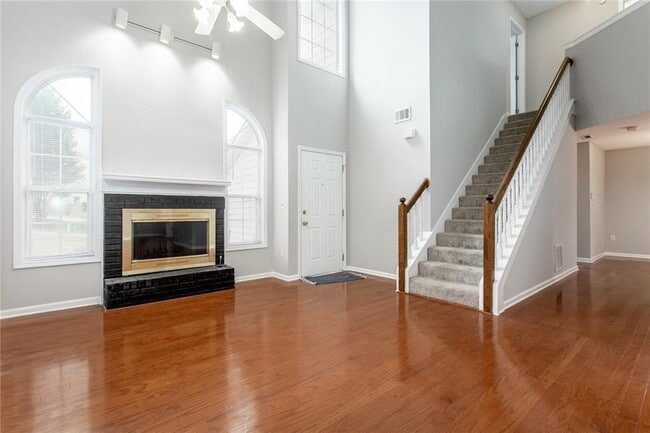 Photo - 430 Auldon Ct SE