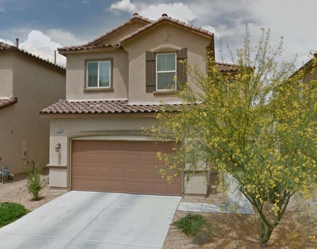 Photo - Amazing Two Story Home just outside Southern Highlands!