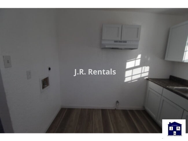 Photo - 503 W Washington Ave