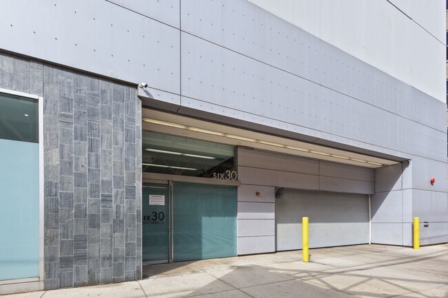 Photo - 630 N Franklin St Unidad 1016