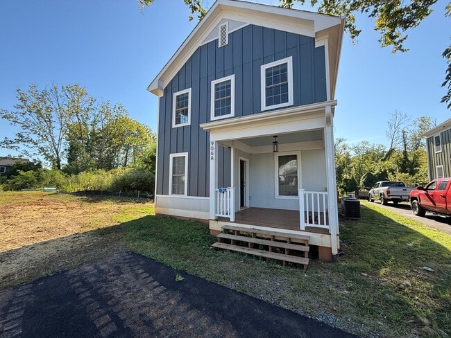Building Photo - 906 Nassau St Unit 906 Nassau Street - B Rental
