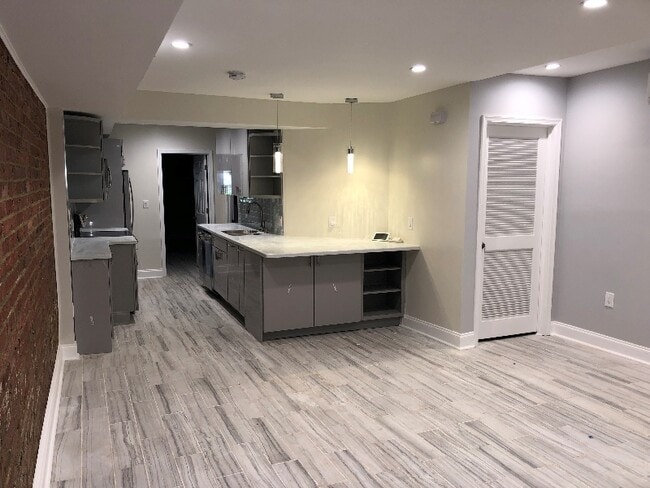 Photo - 60 V St NW Unidad B