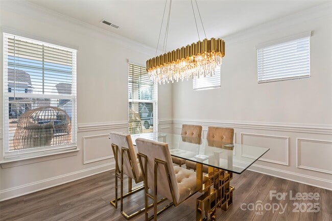 Photo - 116 Farrier Ln