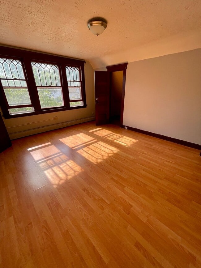 Building Photo - 42-44 Carmel St Unit 3 Rental