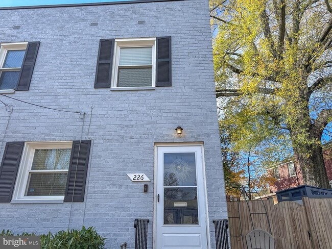 Building Photo - 226 Guthrie Ave