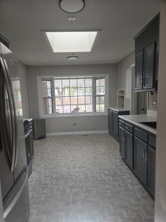 Photo - 2439 Dartmouth Dr