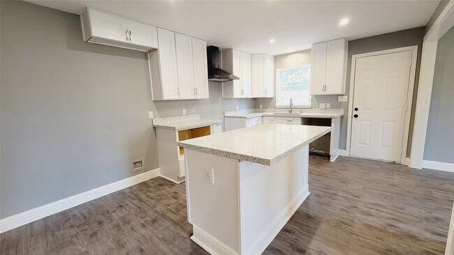 Photo - 4034 Dreyfus St