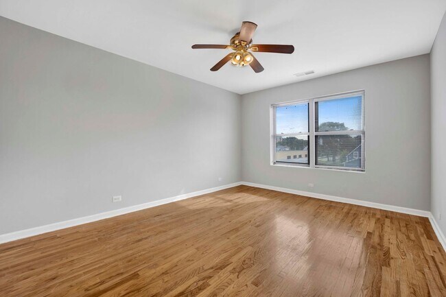 Photo - 701 S 5th Ave