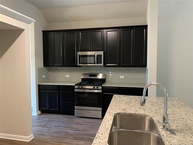 Photo - 994 Arbor Crossing
