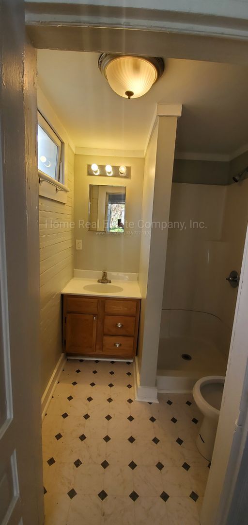 412 W. First Street Apt B