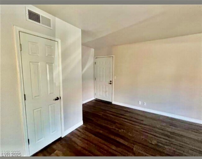 Photo - 5260 River Glen Dr Unidad 259