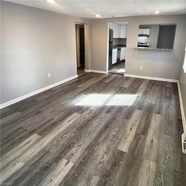 Photo - 355 Ripley Ave